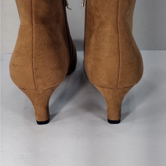 Women’s Tan Suede Boots size 10  brand new no tags main image 7